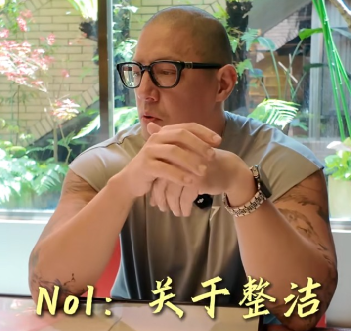 PP电子游戏官网-蒋介石曾孙蒋友柏，这位49岁的男人晒出自己的家，甩出两条铁律